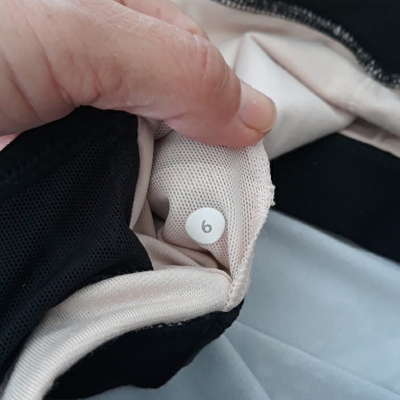 Lululemon free flowing static mist  tank - Picture 8 of 8